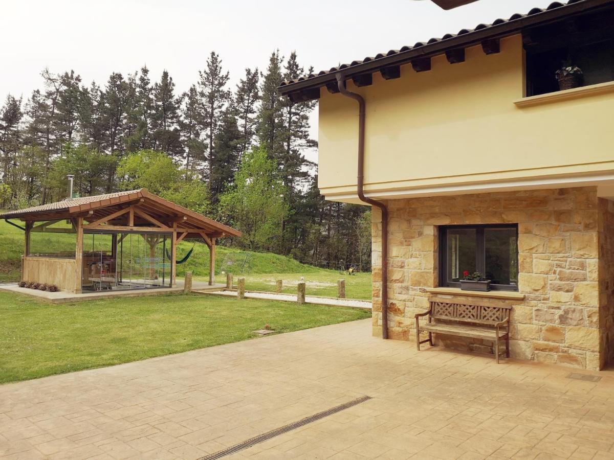 Chalet Con Piscina Climatizada En La Naturaleza Areatza Luaran gambar