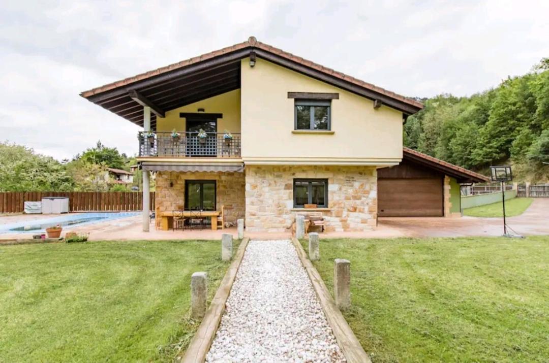 Chalet Con Piscina Climatizada En La Naturaleza Areatza Luaran gambar